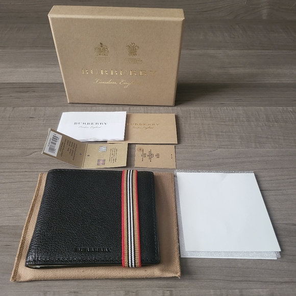 Burberry Heritage Stripe Leather International Bifold Wallet - Picture 1 of 10